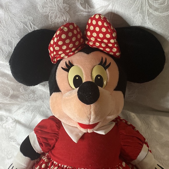 Large Minnie Mouse Stuffed Animal - Picture 3 of 8
